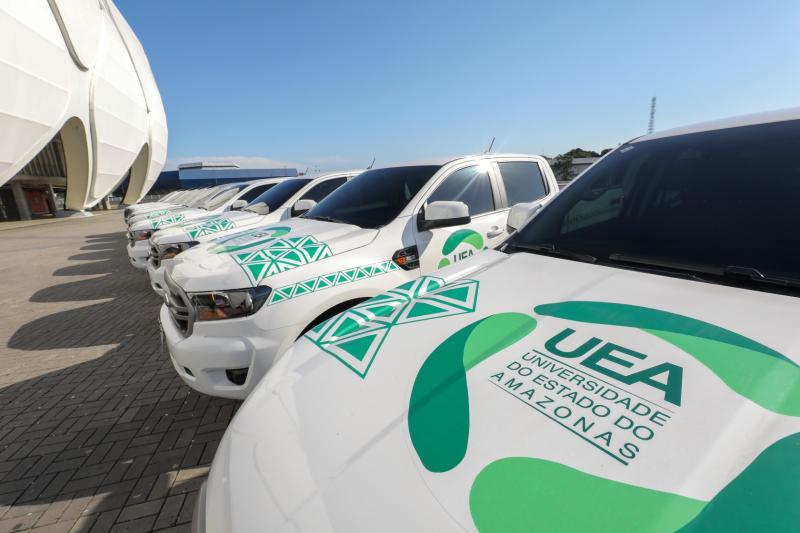 Unidades da UEA no interior são contempladas com veículos e equipamentos eletroeletrônicos