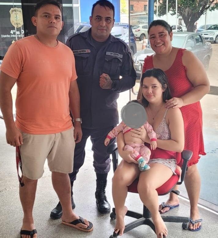 Policiais militares salvam bebê engasgado após realizar Manobra de Heimlich