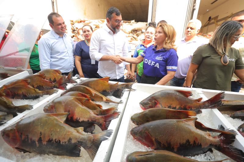 Wilson Lima anuncia doação de mais de 360 toneladas de peixe a instituições assistenciais do Amazonas