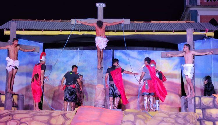 Paróquia de Nossa Senhora de Lourdes realiza encenação teatral da Paixão de Cristo