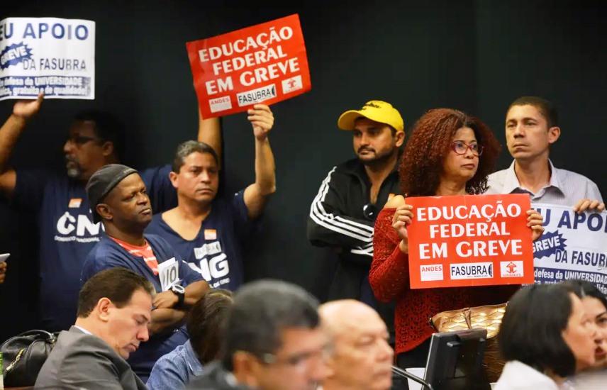 Servidores federais de educação iniciam greve na quarta-feira