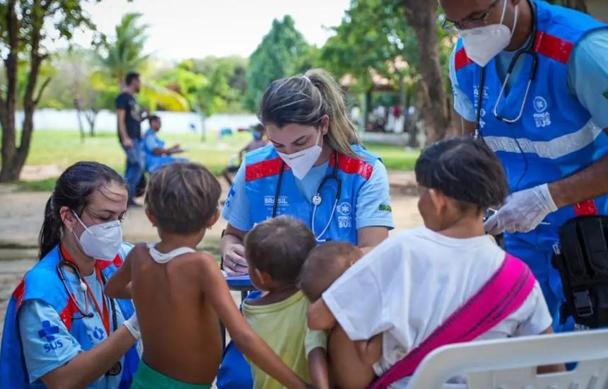 Exames revelam presença de mercúrio em amostras de cabelo de yanomamis