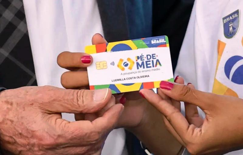 Mais de 2,4 milhões de estudantes já estão cadastrados no Pé-de-Meia