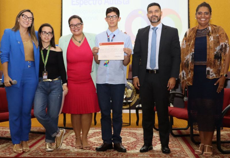 MPAM realiza palestra para debater a inclusão educacional de jovens e crianças autistas