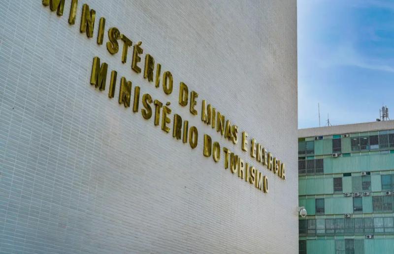 Apagão no Amazonas: abastecimento deve ser normalizado totalmente hoje