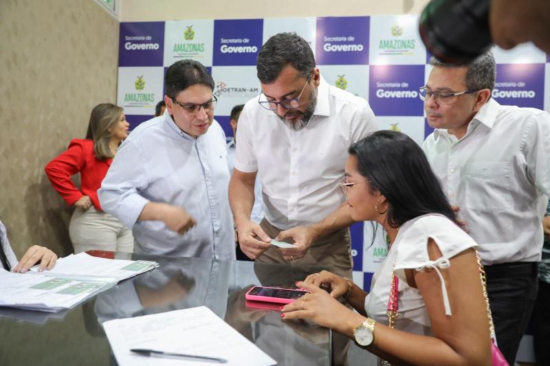 Wilson Lima entrega mais de 200 habilitações do projeto CNH Social