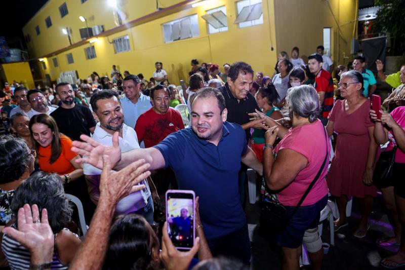 Pré-candidato à Prefeitura de Manaus, Roberto Cidade escuta demandas de moradores da Compensa, em reunião com mais de 700 pessoas