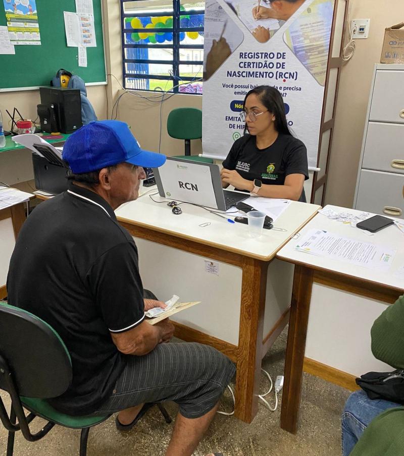 Em Parintins, mais de 1,6 mil pessoas foram atendidas no mutirão de serviços do Governo do Amazonas