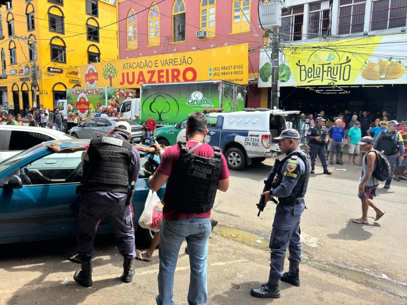 Homem procurado por estupro é preso durante operação Choque de Ordem, no Centro de Manaus