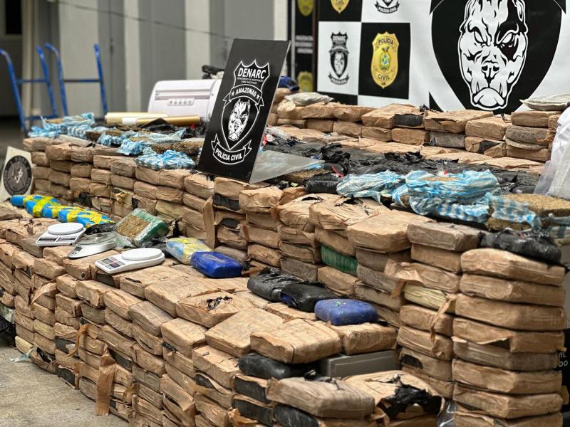 PC-AM prende trio e apreende meia tonelada de maconha tipo skunk e oxi avaliada em R$ 7,5 milhões