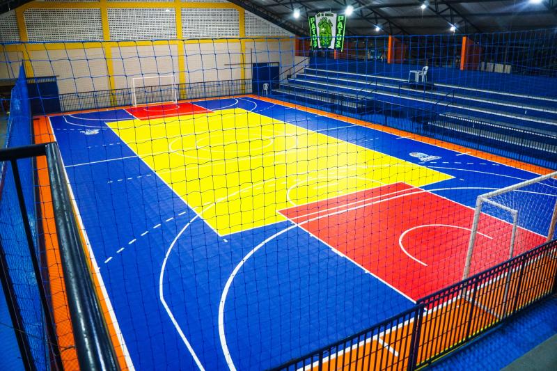 Ginásio Seo Jovem recebe piso modular indoor