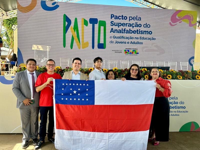 Representantes do Amazonas participam de lançamento do Plano Nacional pela Superação do Analfabetismo da EJA
