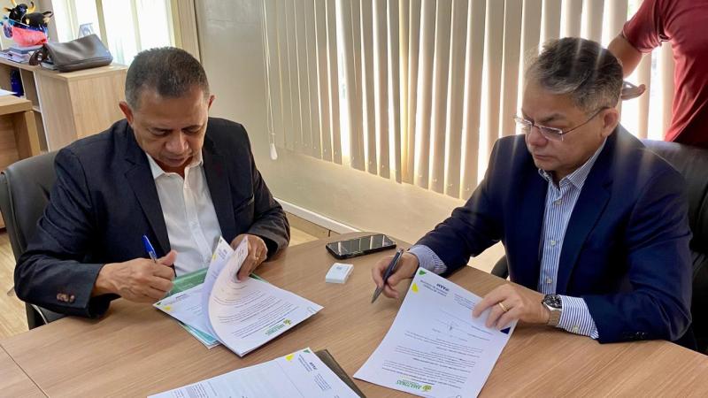 Ipaam assina acordo de cooperação técnica com Associação dos Municípios para atender o interior do estado