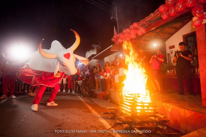 Garantido realiza tradicional saída nas ruas em homenagem aos namorados