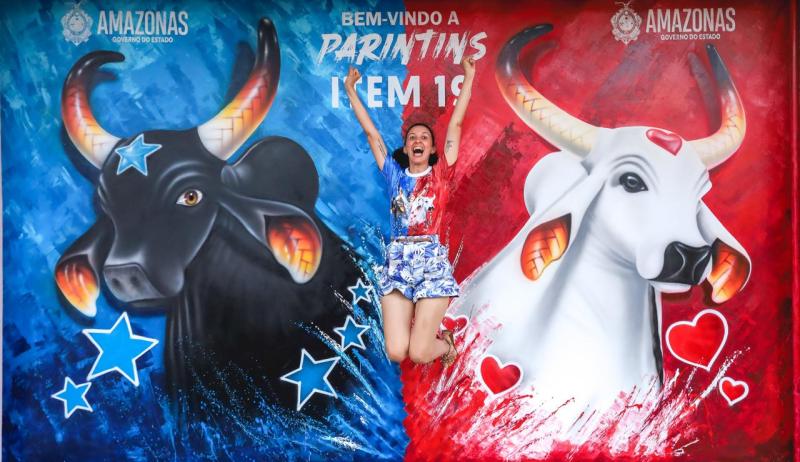 Mural instagramável feito por artista parintinense é a nova atração do Aeroporto Júlio Belém