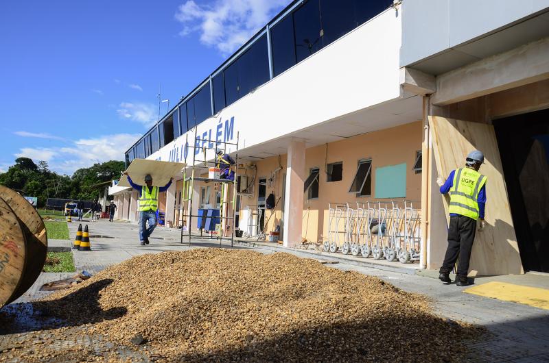 Aeroporto de Parintins: Governo do Amazonas realiza manutenção de equipamentos para garantir segurança dos voos noturnos