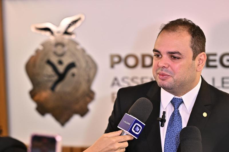 Avança nas comissões da Aleam, PL de Roberto Cidade que amplia segurança de alegorias, tripés e guindastes durante a realização de eventos folclóricos