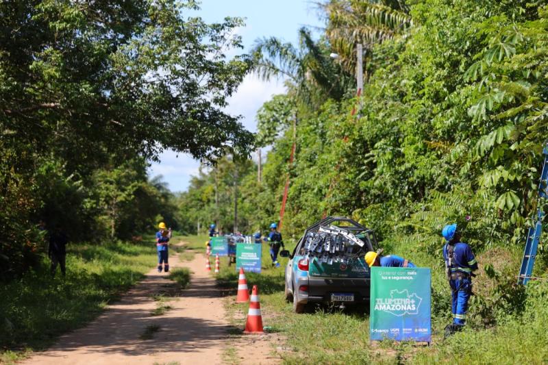 Governo do Amazonas instala LED na iluminação pública de Jacareacanga, em Parintins