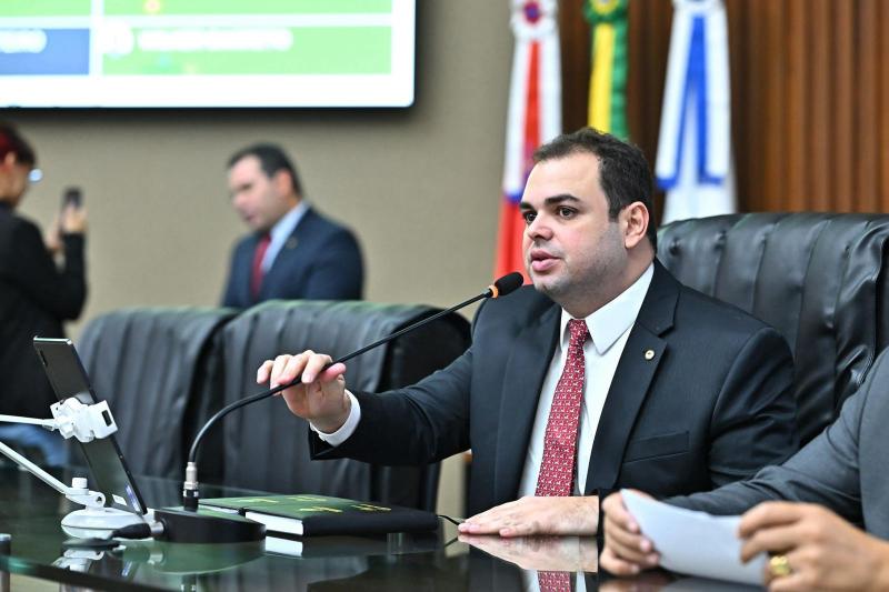 Direto ao Ponto confirma crescimento de Roberto Cidade na preferência do eleitorado de Manaus