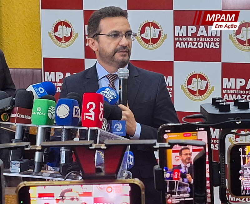 Operação do MPAM que investiga fraudes em licitações prende três pessoas, em Manaus