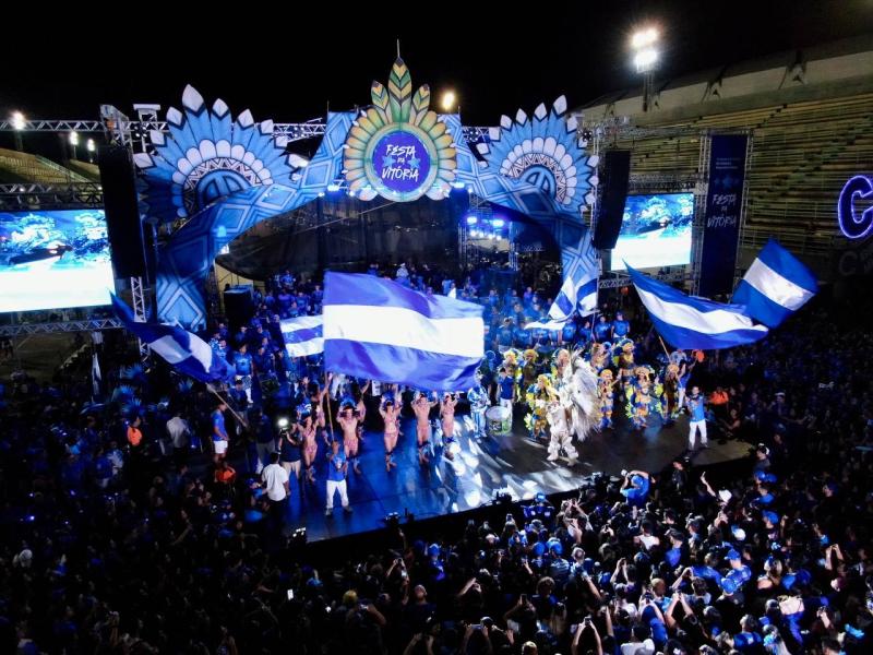 Boi Caprichoso celebra tricampeonato histórico no Sambódromo de Manaus