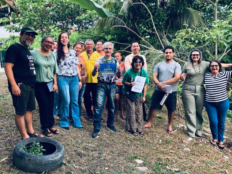 Ambientalistas saem em defesa do Igarapé do Goiabinha em Manaus