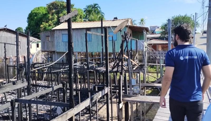 Em Nhamundá, Defensoria Pública presta atendimento às vítimas de incêndio que destruiu 14 casas