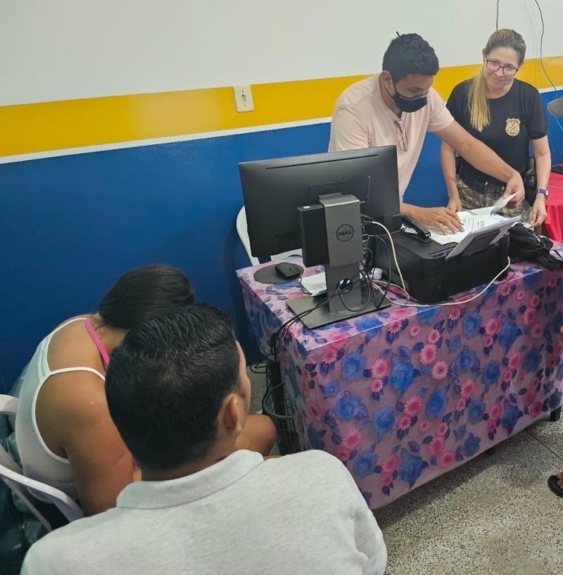 Famílias vítimas de incêndio em Nhamundá são atendidas em Delegacia Itinerante da Polícia Civil