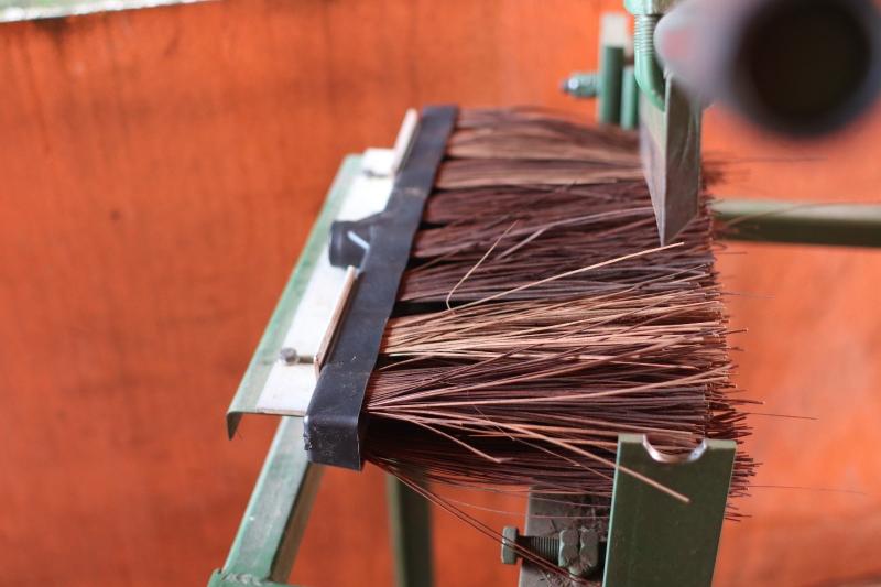 ADS capacita vassoureiros para manuseio de máquina e alternativas comerciais do produto