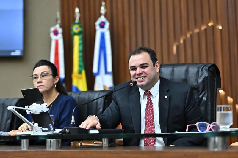 Lei de Roberto Cidade cria selo ‘Escola Amiga da Educação Inclusiva’ para adequar o ambiente escolar às PcDs