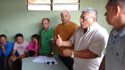 Transportadores escolares paralisam trabalho no interior 