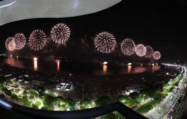 Parintinense é o responsável pelo show pirotécnico de Santos