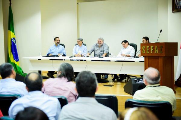 Representantes dos governos atual e eleito reúnem para reunião de transição Representantes dos governos atual e eleito reúnem para reunião de transição