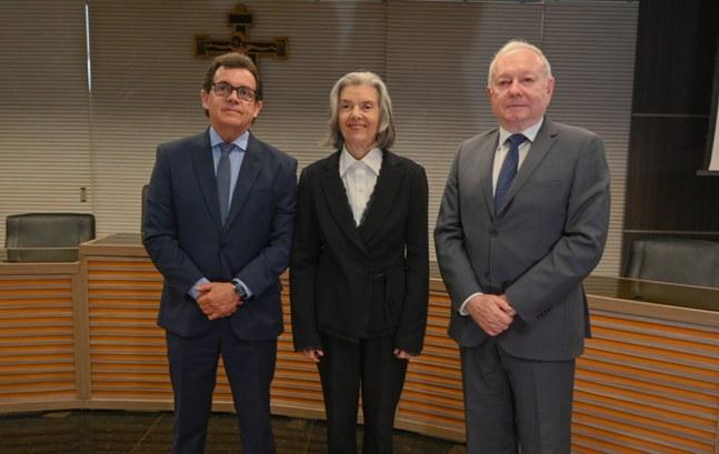 Ministra Carmen Lúcia visita o TRE-AM