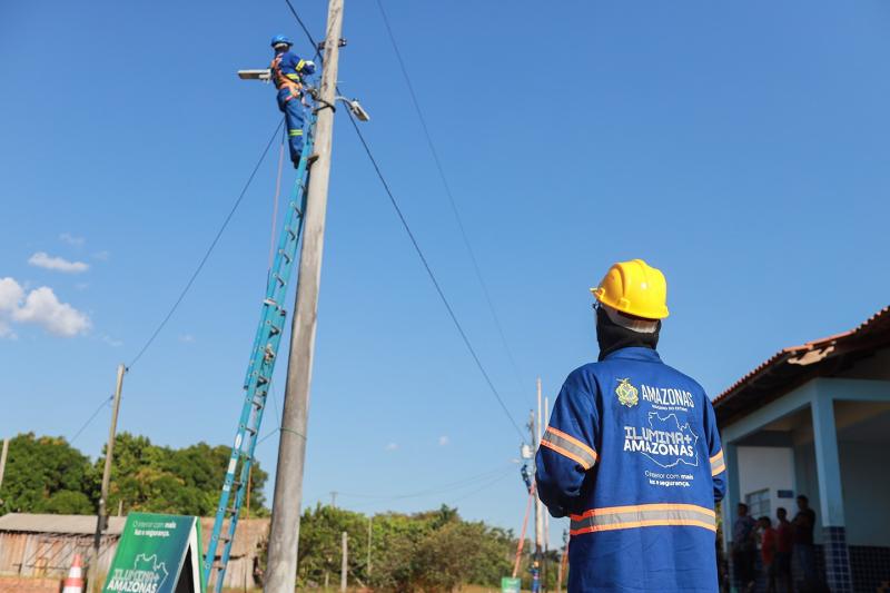 Governo do Amazonas implanta iluminação pública de LED em 86 comunidades de Parintins 