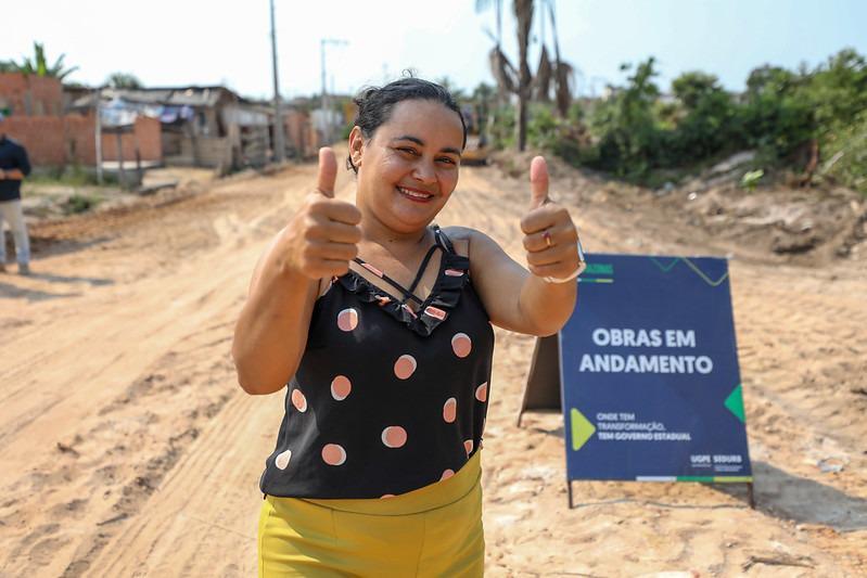 'Nós vamos sair da lama', destaca moradora do Parque Solimões após chegada do programa Asfalta Amazonas