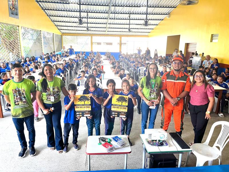 Alunos da Escola Santa Luzia do Macurany recebem palestra sobre queimadas 