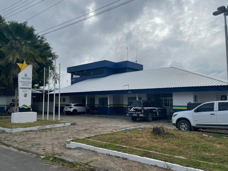 Em Parintins, homem é preso pela Polícia Civil por perseguir e invadir a residência da ex-companheira