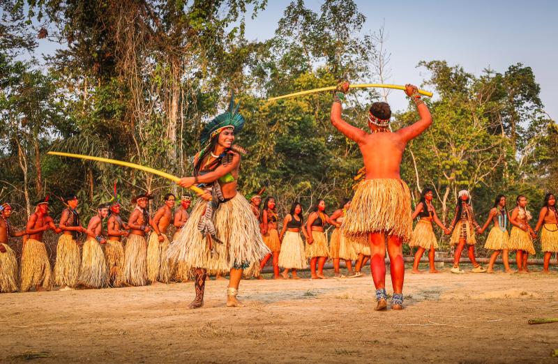 “A essência da ancestralidade”: cunhã-poranga do Caprichoso participa do Festival Mariri Yawanawa