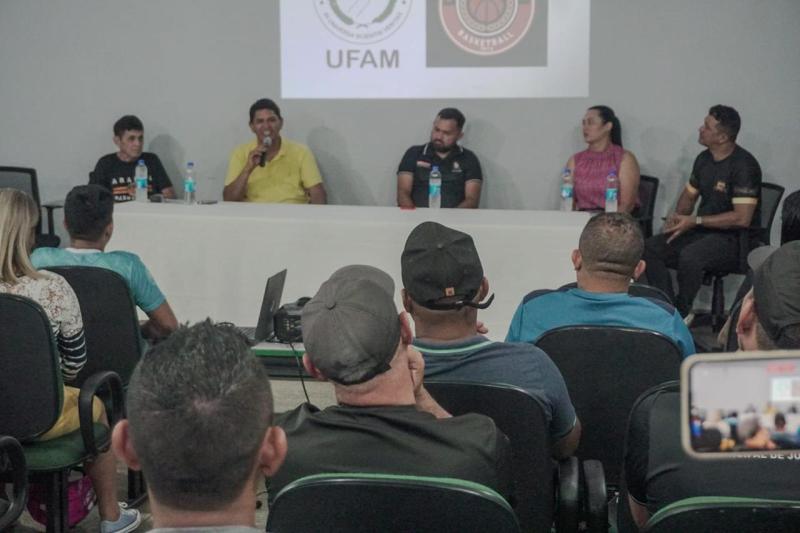 Parintins recebe curso de iniciação esportiva ao basquetebol para formação de atletas