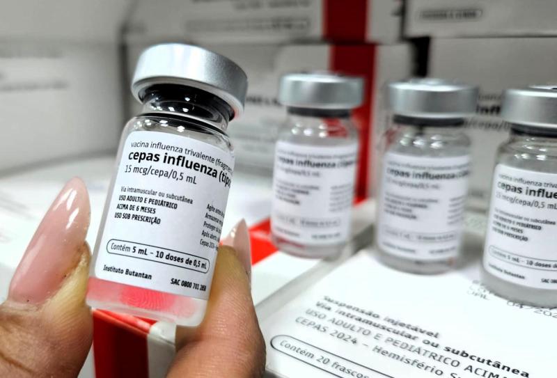 Amazonas recebe mais de 500 mil doses de vacina contra influenza para campanha de imunização contra a doença