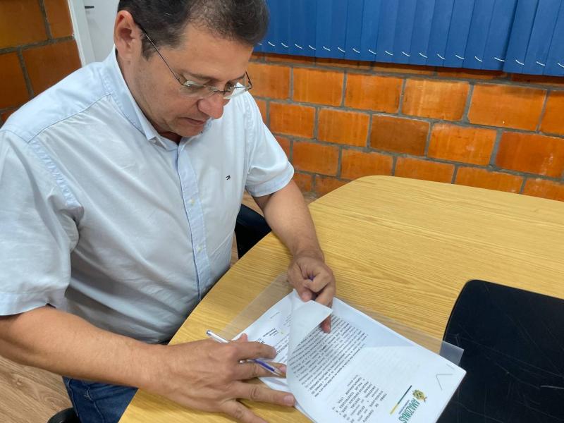Governo do Amazonas vai realizar obras de recuperação viária em Boa Vista do Ramos e Novo Aripuanã