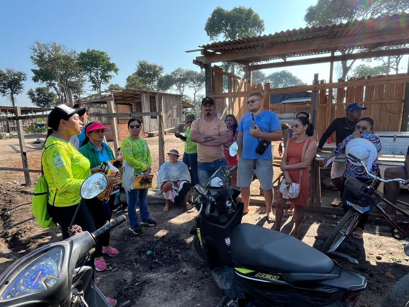 Ação ambiental de prevenção às queimadas leva orientação à Ocupação Teixeirão 