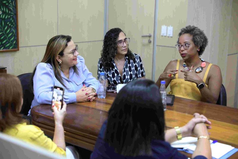 Secretaria de Educação e MEC reforçam parceria para avanço do ensino com incentivo do Pé-de-Meia 