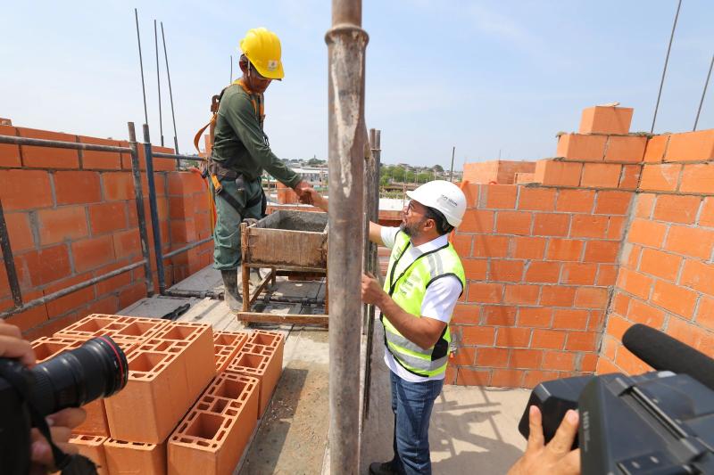 Governador Wilson Lima vistoria avanço das obras do residencial Maués, na zona sul