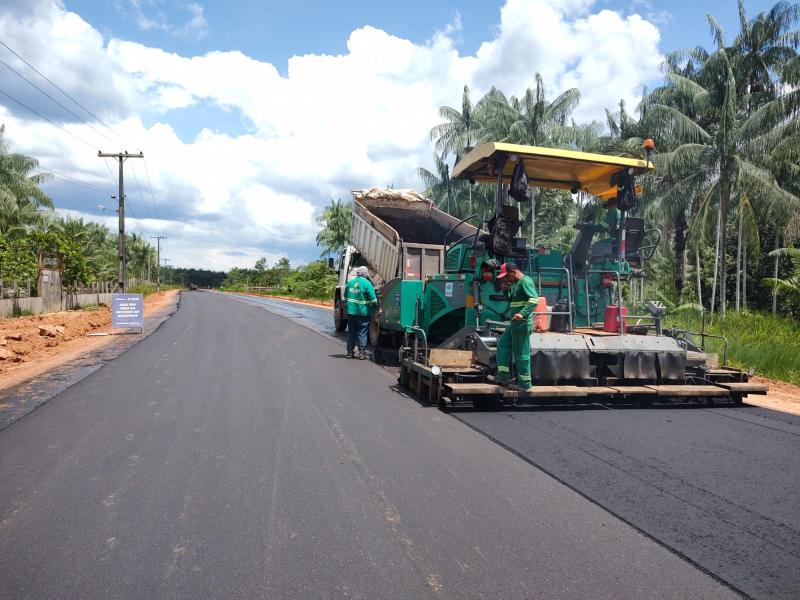 Governo do Amazonas incentiva economia e qualidade de vida com a pavimentação da estrada Codajás-Anori