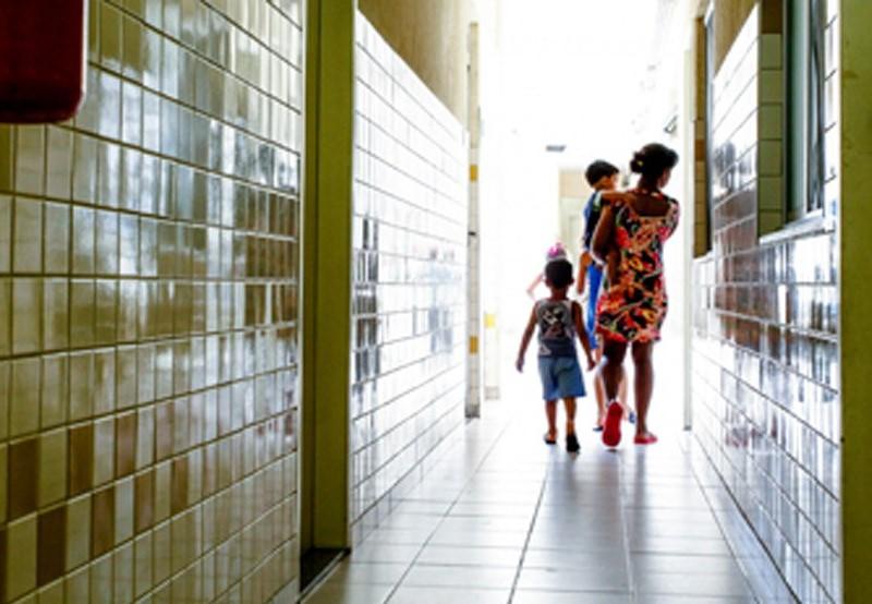 Sancionado atendimento psicológico para filho de vítima de violência ou de detento