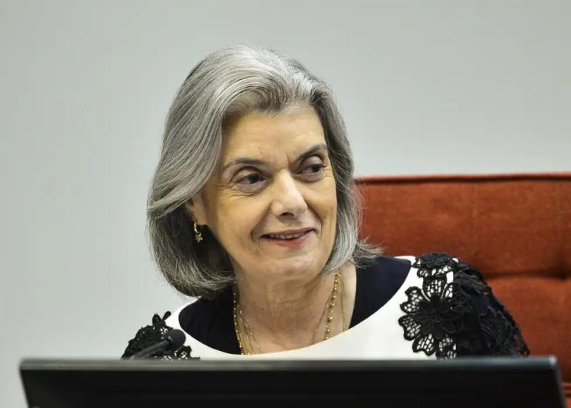 Cármen Lúcia diz que desinformação nas eleições é 'cabresto digital'