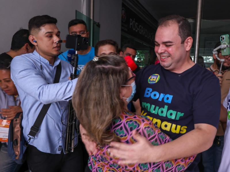 'Nossas propostas estão na boca do povo', destaca Roberto Cidade ao votar neste domingo, confiante no segundo turno
