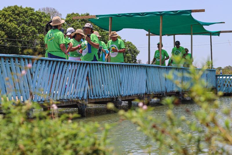 Idosos celebram novo projeto do Governo do Amazonas que proporciona atividades de bem-estar na zona rural